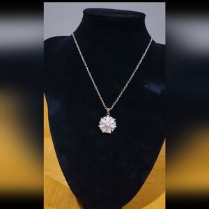 Avon Fashion jewelry necklace